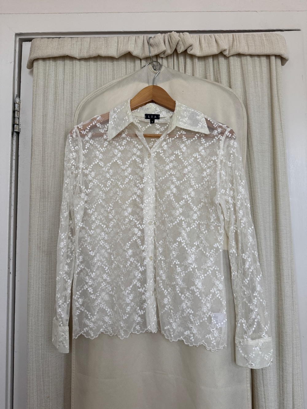 Vintage Lia Embroidered Mesh Lace Blouse Size Small Ivory/Cream Made in USA